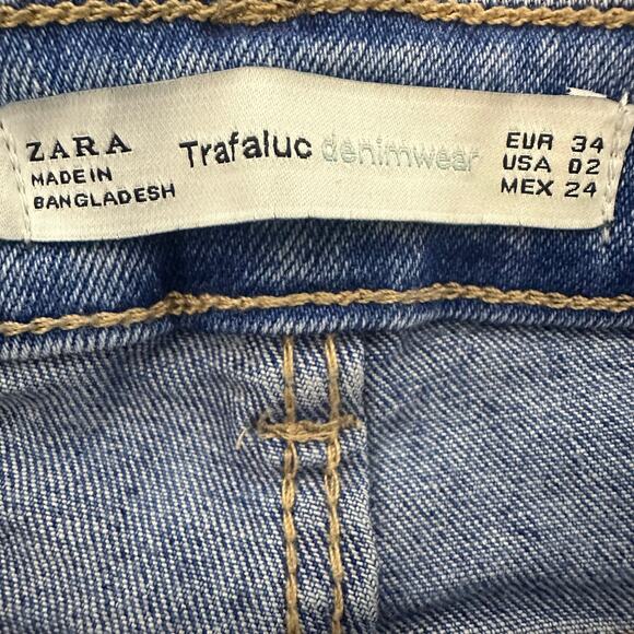 Zara Trafaluc Denimwear Womens Five-Pocket Distressed Medium Wash Jean Shorts 2 - Picture 7 of 9